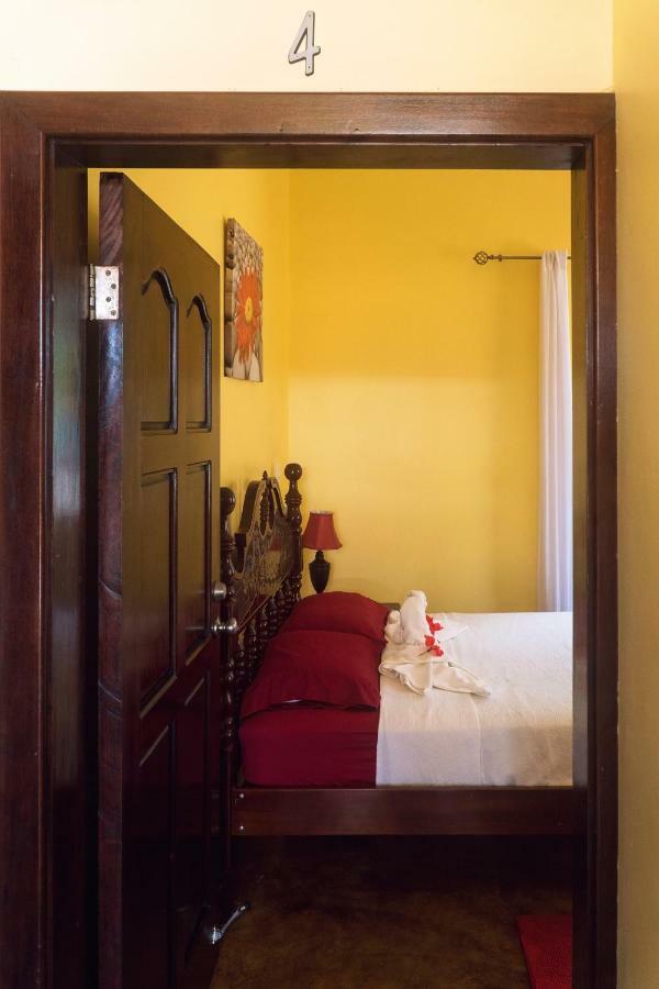 The White Horse Inn - Hopkins Village Beach Belize Luaran gambar